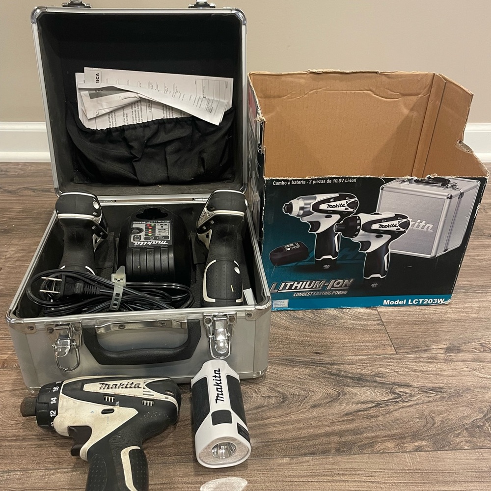 Makita 3 piece cordless drill combo kit